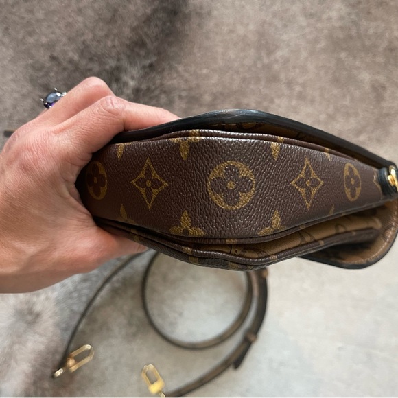 **SOLD** POCHETTE MÉTIS - Monogram Reverse - Picture 5 of 13